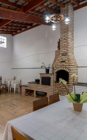 Casa para alugar com 180m², 3 quartos e 6 vagasChurrasqueira