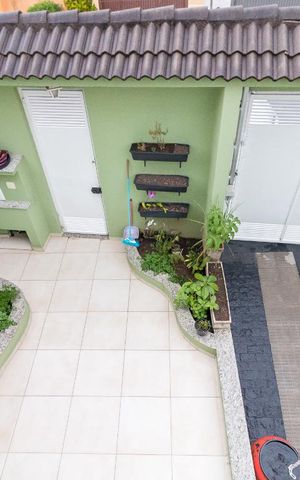 Casa para alugar com 180m², 3 quartos e 6 vagasVista varanda quarto 1 suíte