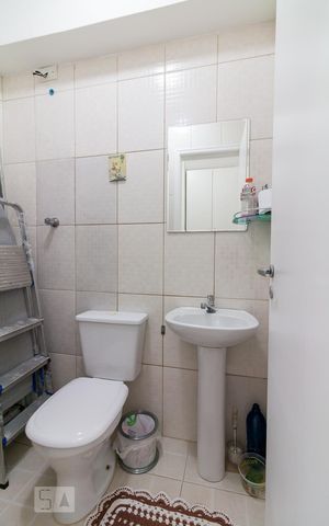 Casa para alugar com 180m², 3 quartos e 6 vagasBanheiro de serviço