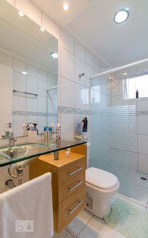 Casa para alugar com 180m², 3 quartos e 6 vagasBanheiro social