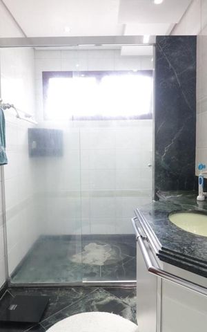 Apartamento à venda com 270m², 4 quartos e 4 vagas Apartamento à venda com 270m², 4 quartos e 4 vagasBanheiro