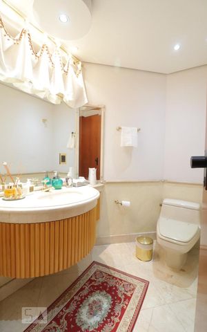 Apartamento à venda com 270m², 4 quartos e 4 vagas Apartamento à venda com 270m², 4 quartos e 4 vagasLavabo