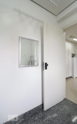 Apartamento à venda com 270m², 4 quartos e 4 vagas Apartamento à venda com 270m², 4 quartos e 4 vagasQuarto de Serviço