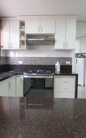 Apartamento à venda com 270m², 4 quartos e 4 vagas Apartamento à venda com 270m², 4 quartos e 4 vagasCozinha