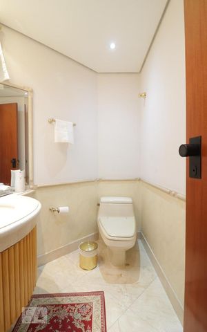 Apartamento à venda com 270m², 4 quartos e 4 vagas Apartamento à venda com 270m², 4 quartos e 4 vagasLavabo