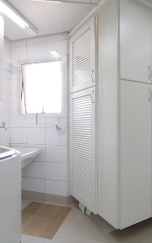 Apartamento à venda com 270m², 4 quartos e 4 vagas Apartamento à venda com 270m², 4 quartos e 4 vagasÁrea de Serviço