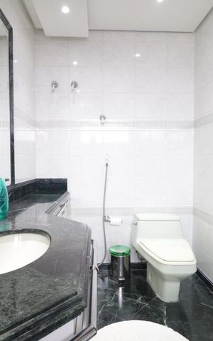 Apartamento à venda com 270m², 4 quartos e 4 vagas Apartamento à venda com 270m², 4 quartos e 4 vagasBanheiro