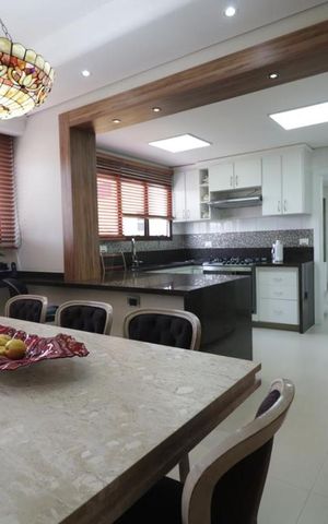 Apartamento à venda com 270m², 4 quartos e 4 vagas Apartamento à venda com 270m², 4 quartos e 4 vagasCozinha