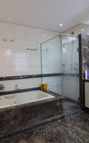 Apartamento à venda com 270m², 4 quartos e 4 vagas Apartamento à venda com 270m², 4 quartos e 4 vagasBanheiro