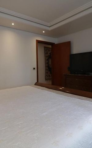 Apartamento à venda com 270m², 4 quartos e 4 vagas Apartamento à venda com 270m², 4 quartos e 4 vagasQuarto