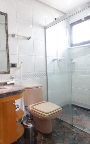 Apartamento à venda com 270m², 4 quartos e 4 vagas Apartamento à venda com 270m², 4 quartos e 4 vagasBanheiro