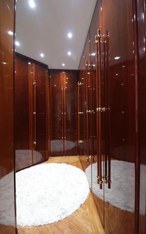 Apartamento à venda com 270m², 4 quartos e 4 vagas Apartamento à venda com 270m², 4 quartos e 4 vagasQuarto