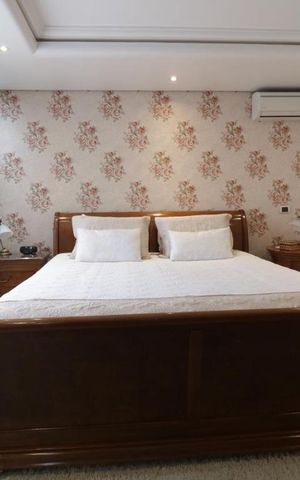 Apartamento à venda com 270m², 4 quartos e 4 vagas Apartamento à venda com 270m², 4 quartos e 4 vagasQuarto