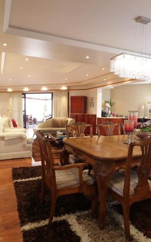 Apartamento à venda com 270m², 4 quartos e 4 vagas Apartamento à venda com 270m², 4 quartos e 4 vagasSala