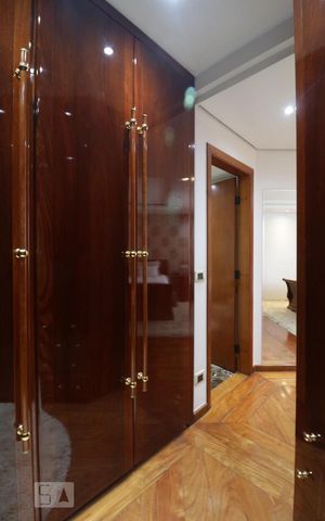 Apartamento à venda com 270m², 4 quartos e 4 vagas Apartamento à venda com 270m², 4 quartos e 4 vagasQuarto