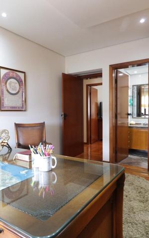 Apartamento à venda com 270m², 4 quartos e 4 vagas Apartamento à venda com 270m², 4 quartos e 4 vagasQuarto