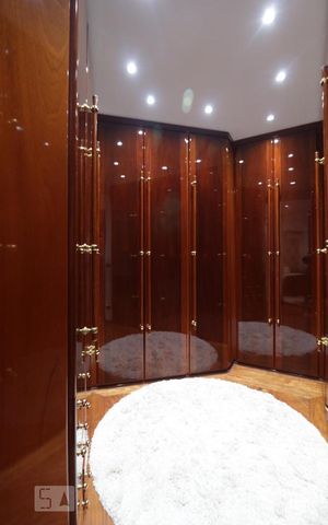 Apartamento à venda com 270m², 4 quartos e 4 vagas Apartamento à venda com 270m², 4 quartos e 4 vagasQuarto