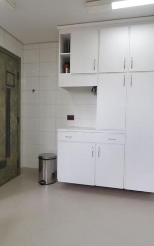Apartamento à venda com 270m², 4 quartos e 4 vagas Apartamento à venda com 270m², 4 quartos e 4 vagasÁrea de Serviço