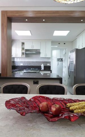 Apartamento à venda com 270m², 4 quartos e 4 vagas Apartamento à venda com 270m², 4 quartos e 4 vagasCozinha