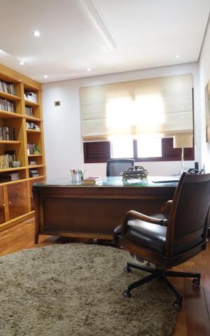 Apartamento à venda com 270m², 4 quartos e 4 vagas Apartamento à venda com 270m², 4 quartos e 4 vagasQuarto