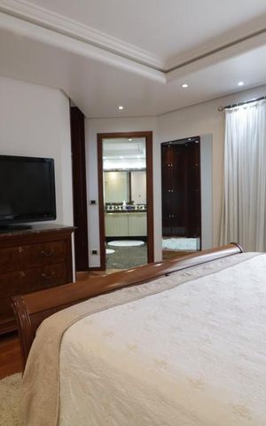 Apartamento à venda com 270m², 4 quartos e 4 vagas Apartamento à venda com 270m², 4 quartos e 4 vagasQuarto