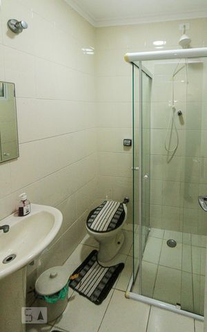 Casa à venda com 250m², 3 quartos e 3 vagasBanheiro de Serviço