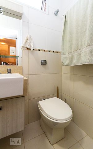 Casa à venda com 250m², 3 quartos e 3 vagasBanheiro da Suite 02