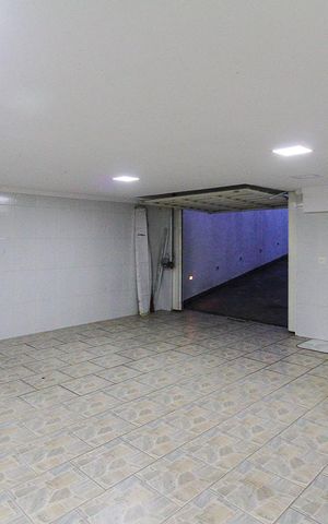 Casa à venda com 250m², 3 quartos e 3 vagasGaragem