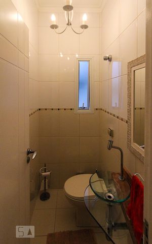 Casa à venda com 250m², 3 quartos e 3 vagasLavabo