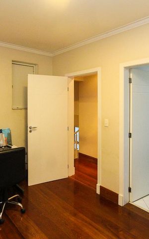 Casa à venda com 250m², 3 quartos e 3 vagasSuite 03
