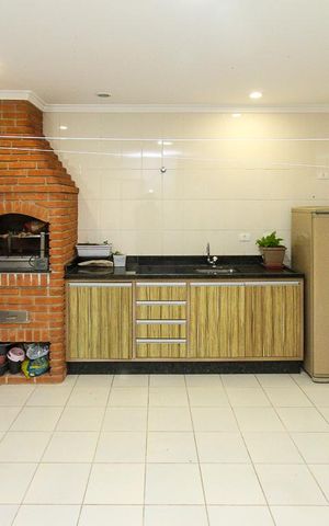 Casa à venda com 250m², 3 quartos e 3 vagasChurrasqueira