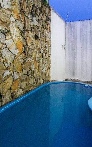 Casa à venda com 250m², 3 quartos e 3 vagasPiscina