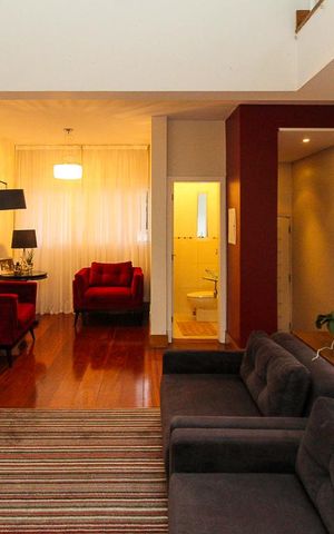Casa à venda com 250m², 3 quartos e 3 vagasSala