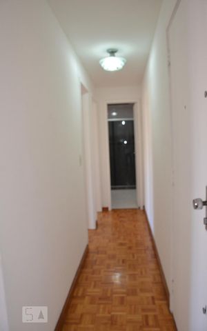 Apartamento à venda com 69m², 2 quartos e 1 vagaCorredor