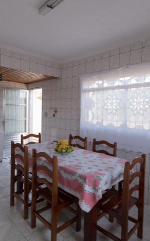 Casa à venda com 178m², 3 quartos e 5 vagas Casa à venda com 178m², 3 quartos e 5 vagasCozinha