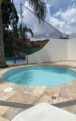 Apartamento para alugar com 470m², 3 quartos e 5 vagas Apartamento para alugar com 470m², 3 quartos e 5 vagasÁrea comum - Piscina