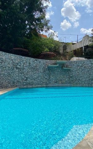 Apartamento para alugar com 470m², 3 quartos e 5 vagas Apartamento para alugar com 470m², 3 quartos e 5 vagasÁrea comum - Piscina