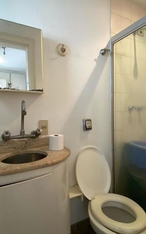 Apartamento para alugar com 470m², 3 quartos e 5 vagas Apartamento para alugar com 470m², 3 quartos e 5 vagasBanheiro de Serviço