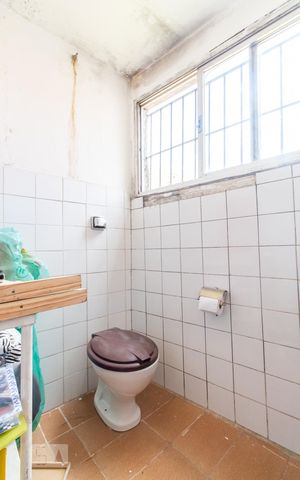 Casa à venda com 160m², 3 quartos e 2 vagasBanheiro da Suíte