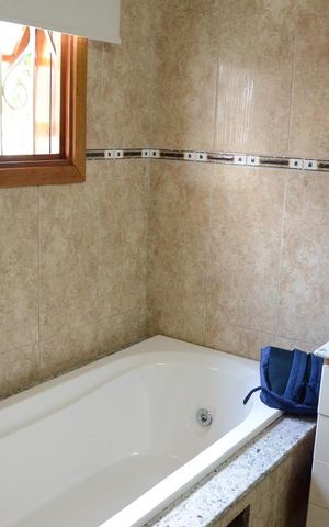 Casa à venda com 110m², 3 quartos e 2 vagasBanheiro da Suíte