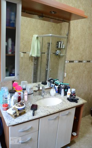 Casa à venda com 110m², 3 quartos e 2 vagasBanheiro da Suíte