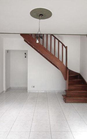 Casa para alugar com 150m², 3 quartos e 1 vaga Casa para alugar com 150m², 3 quartos e 1 vagaSala
