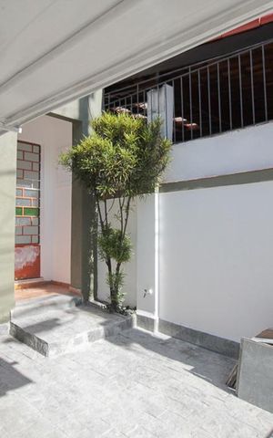 Casa para alugar com 150m², 3 quartos e 1 vaga Casa para alugar com 150m², 3 quartos e 1 vagaGaragem