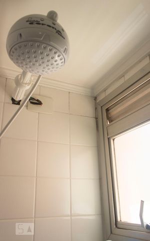 Apartamento para alugar com 60m², 2 quartos e 1 vagaDetalhe banheiro