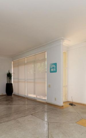 Casa à venda com 600m², 6 quartos e 6 vagas Casa à venda com 600m², 6 quartos e 6 vagasSala