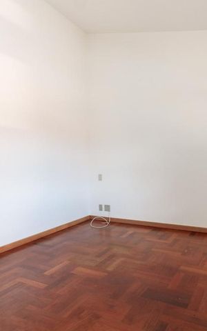 Casa à venda com 600m², 6 quartos e 6 vagas Casa à venda com 600m², 6 quartos e 6 vagasSuíte 2