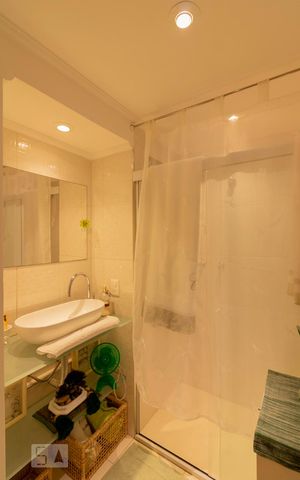Apartamento à venda com 168m², 3 quartos e 2 vagas Apartamento à venda com 168m², 3 quartos e 2 vagasBanheiro Social