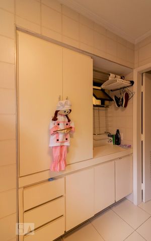 Apartamento à venda com 168m², 3 quartos e 2 vagas Apartamento à venda com 168m², 3 quartos e 2 vagasÁrea de Serviço