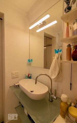 Apartamento à venda com 168m², 3 quartos e 2 vagas Apartamento à venda com 168m², 3 quartos e 2 vagasBanheiro Suíte 2/Closet