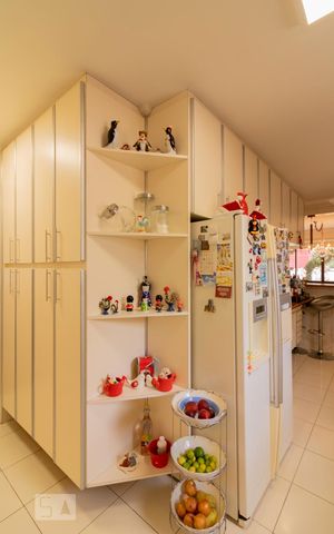 Apartamento à venda com 168m², 3 quartos e 2 vagas Apartamento à venda com 168m², 3 quartos e 2 vagasCozinha
